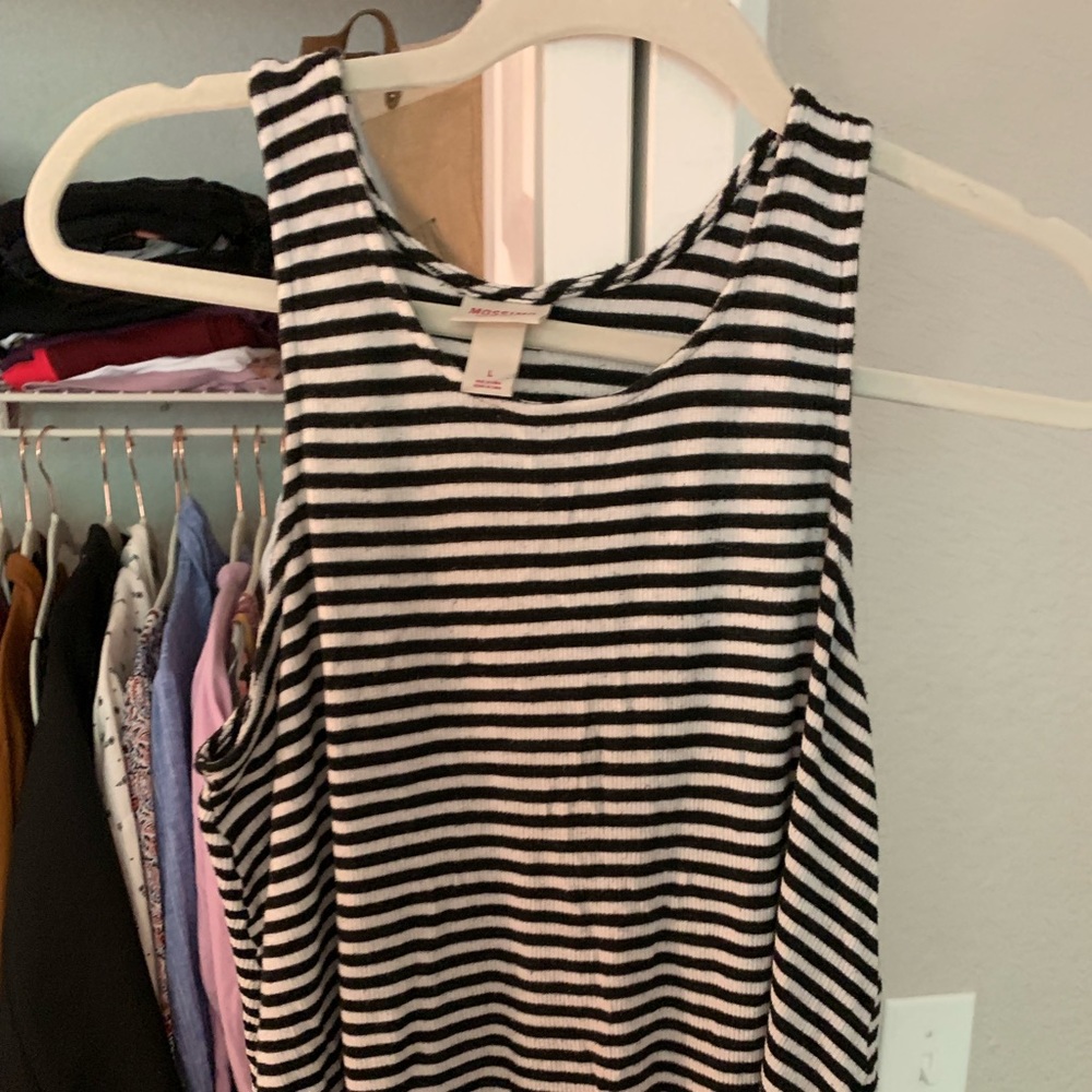 Ribbed black white striped tank